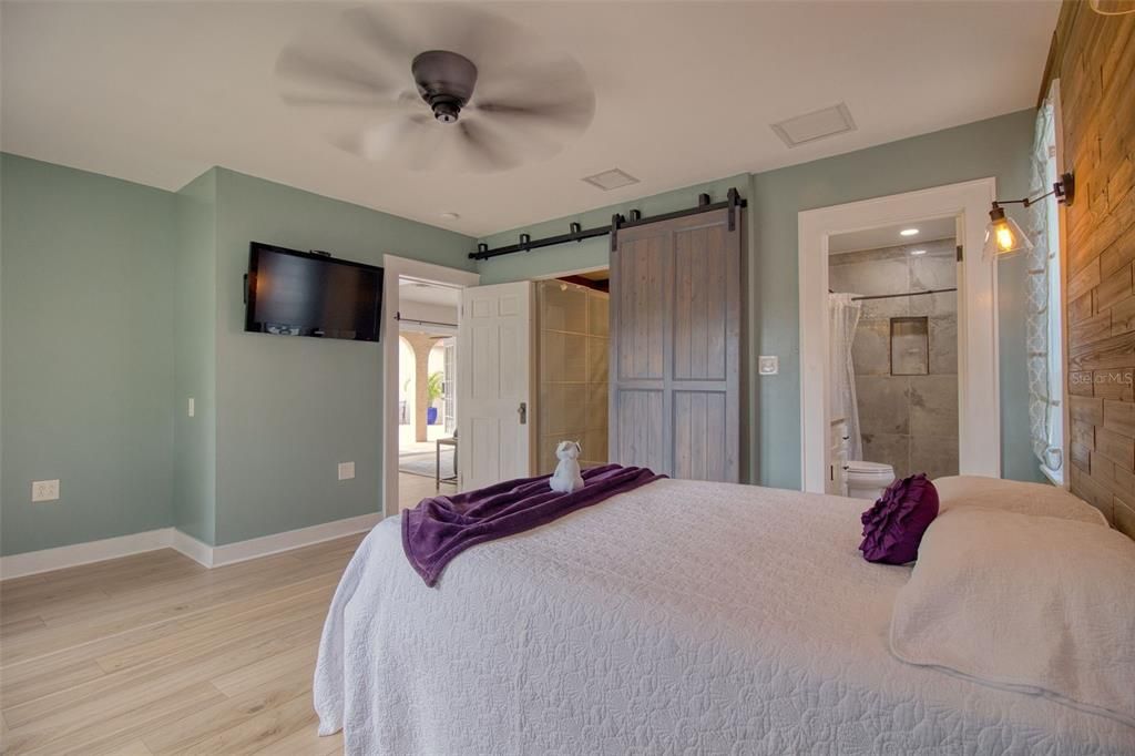 For Sale: $1,300,000 (3 beds, 2 baths, 1654 Square Feet)