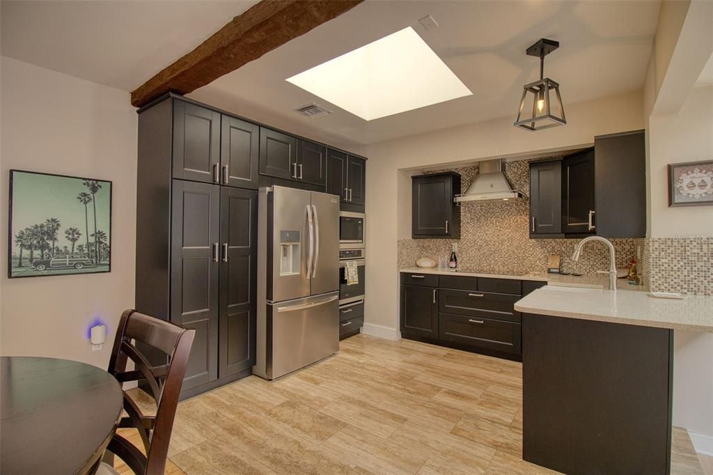 For Sale: $1,300,000 (3 beds, 2 baths, 1654 Square Feet)