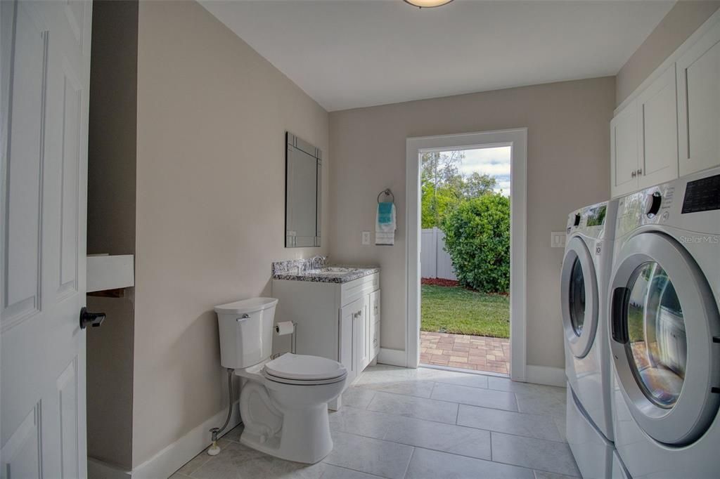 For Sale: $1,300,000 (3 beds, 2 baths, 1654 Square Feet)