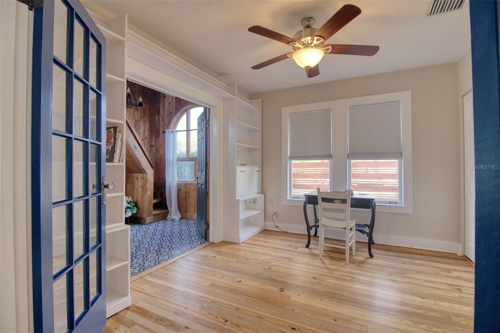 For Sale: $1,300,000 (3 beds, 2 baths, 1654 Square Feet)