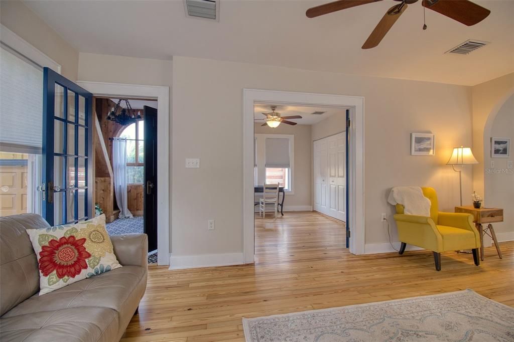 For Sale: $1,300,000 (3 beds, 2 baths, 1654 Square Feet)