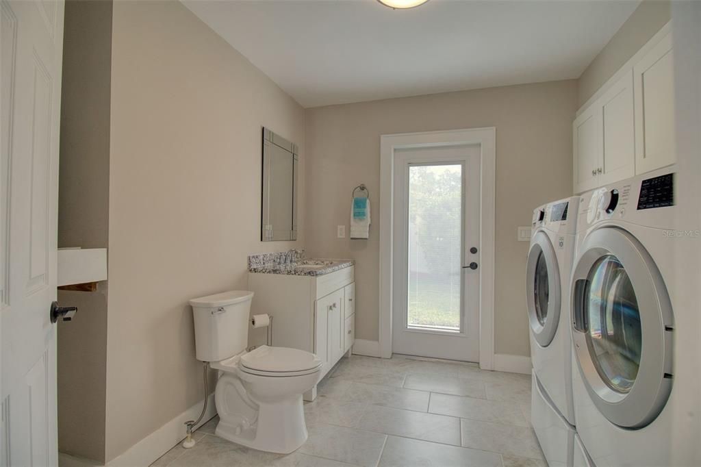 For Sale: $1,300,000 (3 beds, 2 baths, 1654 Square Feet)