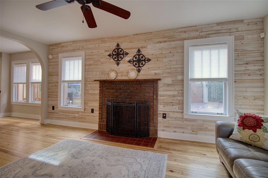 For Sale: $1,300,000 (3 beds, 2 baths, 1654 Square Feet)