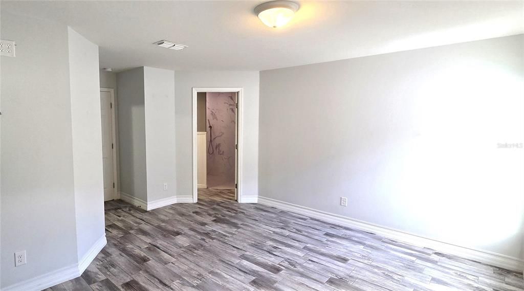 For Sale: $288,450 (4 beds, 2 baths, 1884 Square Feet)