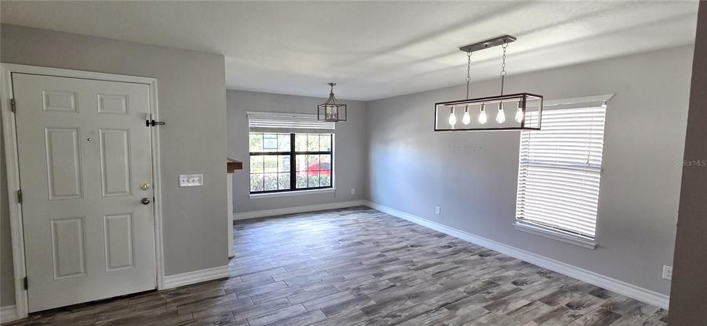 For Sale: $288,450 (4 beds, 2 baths, 1884 Square Feet)