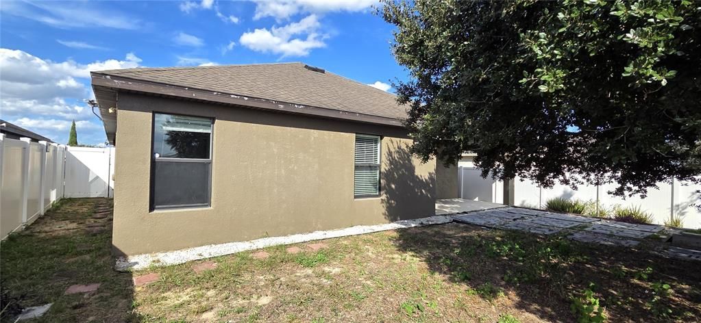 For Sale: $288,450 (4 beds, 2 baths, 1884 Square Feet)