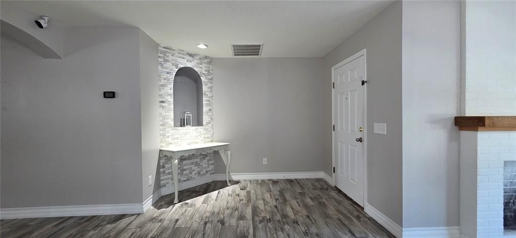 For Sale: $288,450 (4 beds, 2 baths, 1884 Square Feet)