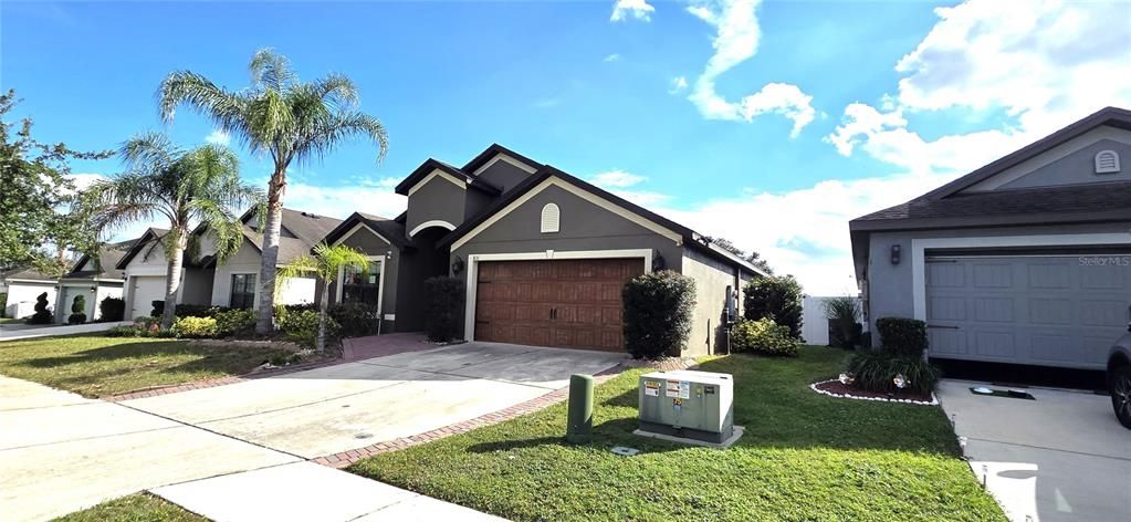 For Sale: $288,450 (4 beds, 2 baths, 1884 Square Feet)