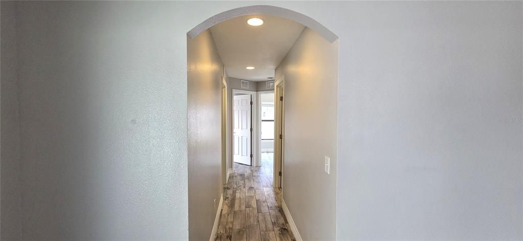 For Sale: $288,450 (4 beds, 2 baths, 1884 Square Feet)