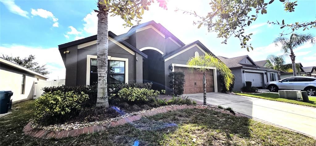 For Sale: $288,450 (4 beds, 2 baths, 1884 Square Feet)