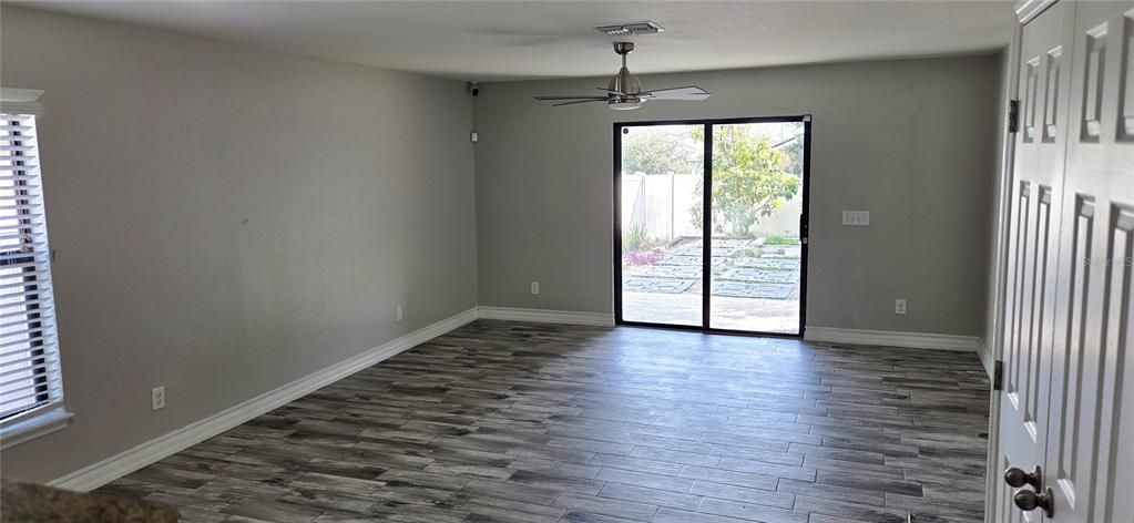 For Sale: $288,450 (4 beds, 2 baths, 1884 Square Feet)