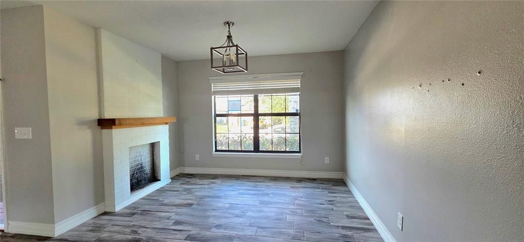 For Sale: $288,450 (4 beds, 2 baths, 1884 Square Feet)