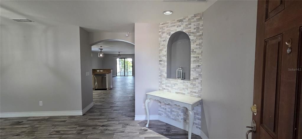 For Sale: $288,450 (4 beds, 2 baths, 1884 Square Feet)