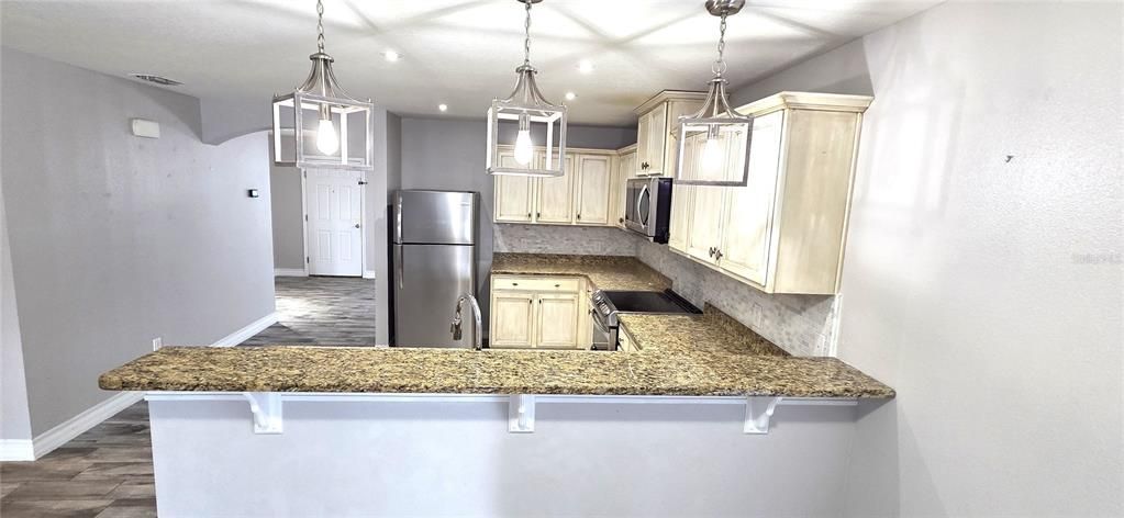 For Sale: $288,450 (4 beds, 2 baths, 1884 Square Feet)