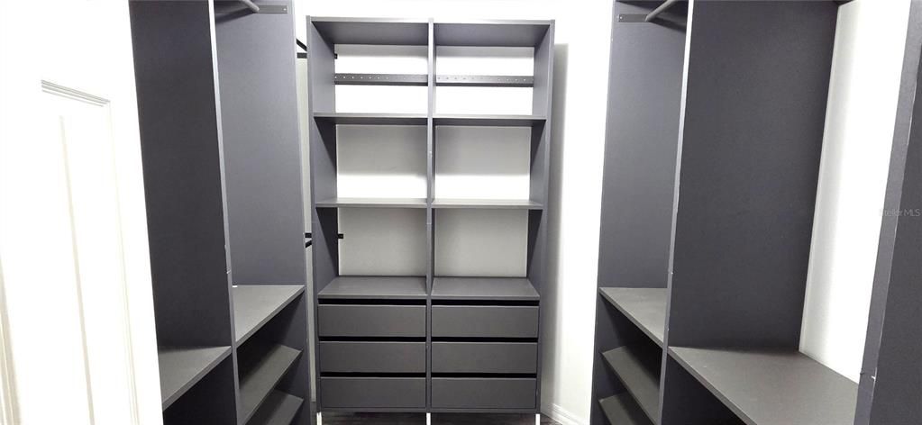 For Sale: $288,450 (4 beds, 2 baths, 1884 Square Feet)