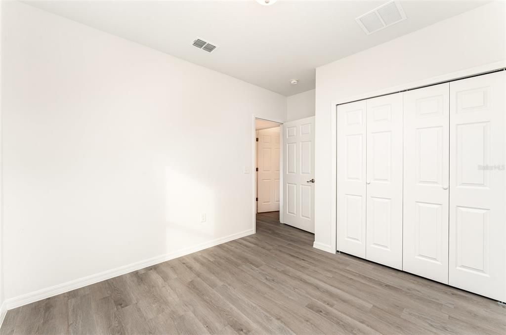 Active With Contract: $280,000 (3 beds, 2 baths, 1662 Square Feet)