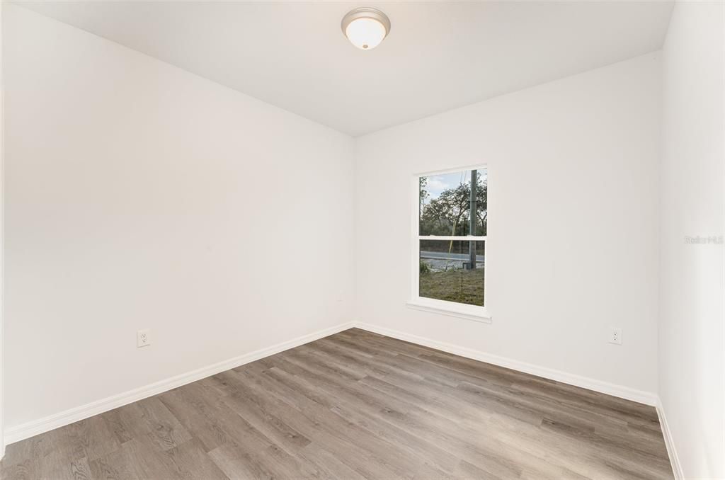 Active With Contract: $280,000 (3 beds, 2 baths, 1662 Square Feet)