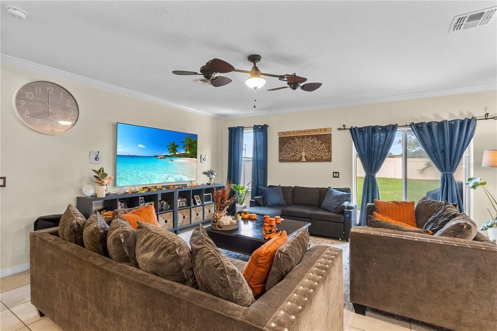 For Sale: $420,000 (4 beds, 2 baths, 1964 Square Feet)