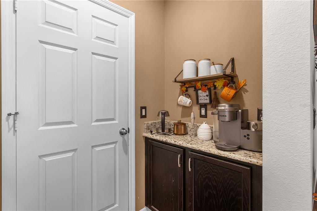 For Sale: $420,000 (4 beds, 2 baths, 1964 Square Feet)