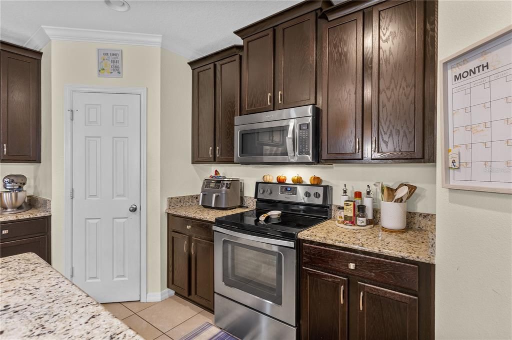 For Sale: $420,000 (4 beds, 2 baths, 1964 Square Feet)