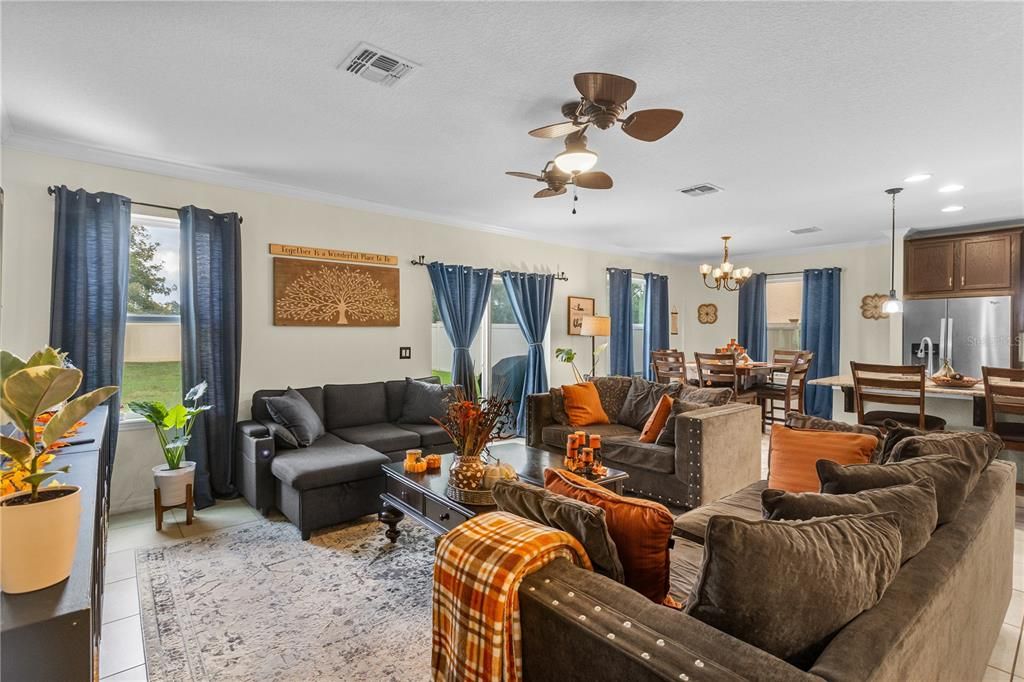 For Sale: $420,000 (4 beds, 2 baths, 1964 Square Feet)