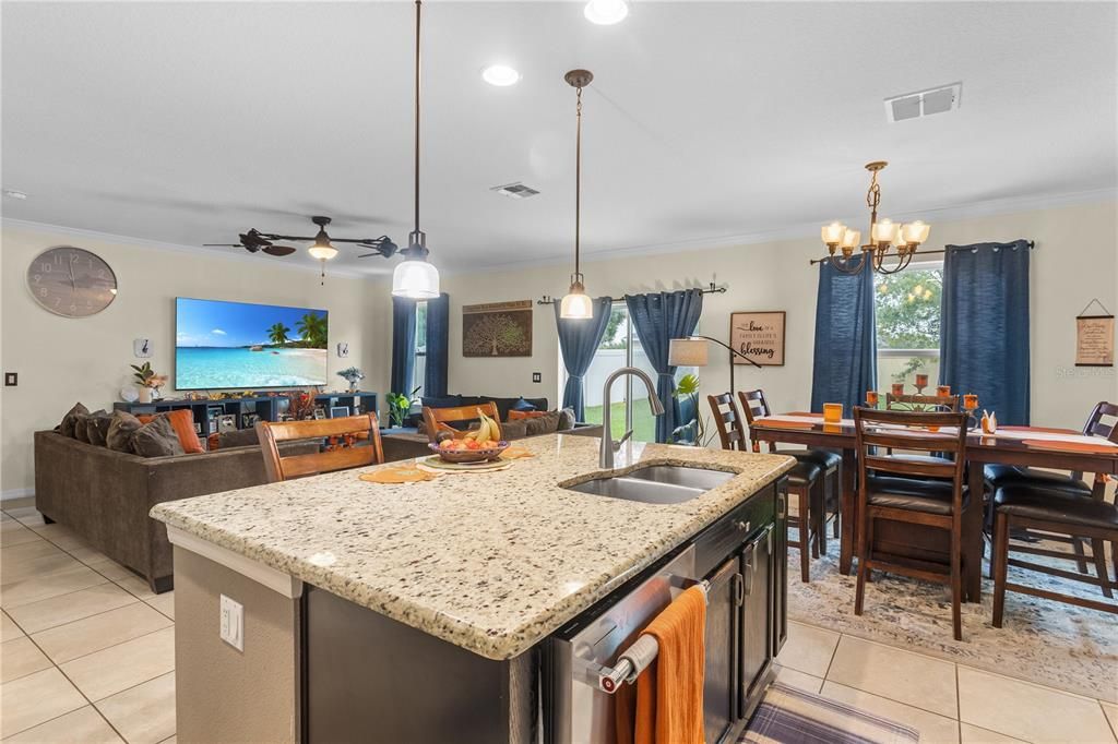 For Sale: $420,000 (4 beds, 2 baths, 1964 Square Feet)