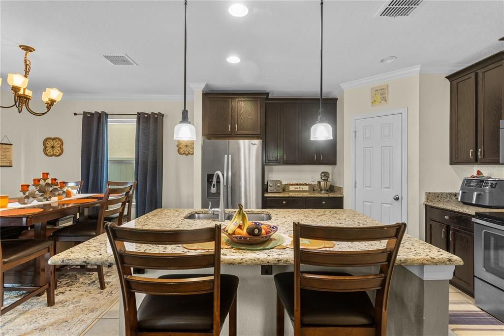 For Sale: $420,000 (4 beds, 2 baths, 1964 Square Feet)