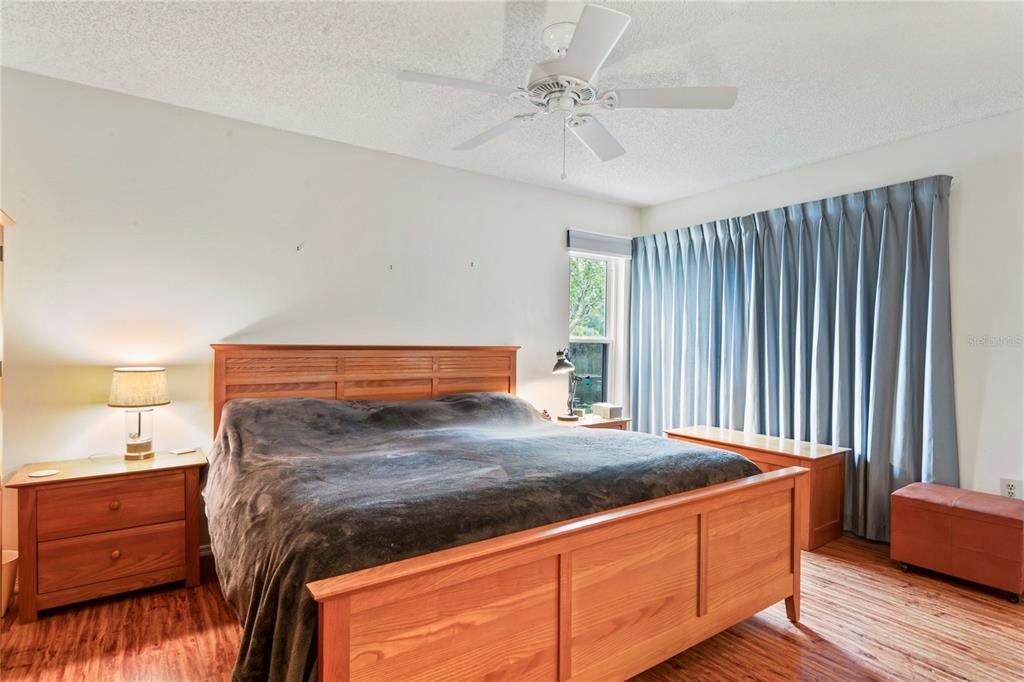 待售: $189,900 (2 贝兹, 2 浴室, 1499 平方英尺)