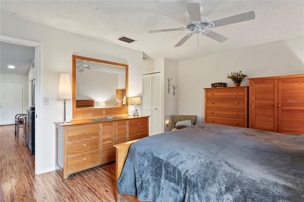 待售: $189,900 (2 贝兹, 2 浴室, 1499 平方英尺)