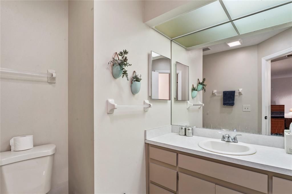 待售: $189,900 (2 贝兹, 2 浴室, 1499 平方英尺)