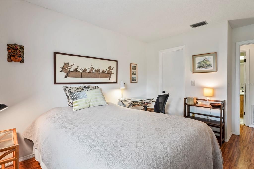 待售: $189,900 (2 贝兹, 2 浴室, 1499 平方英尺)