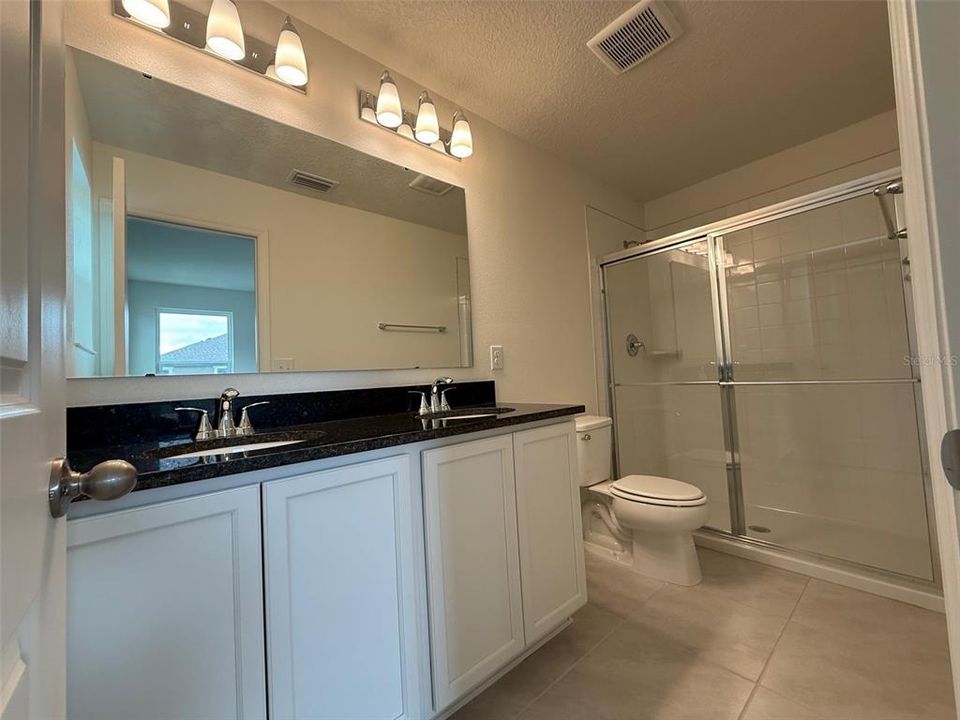 出租: $1,950 (3 贝兹, 2 浴室, 1685 平方英尺)