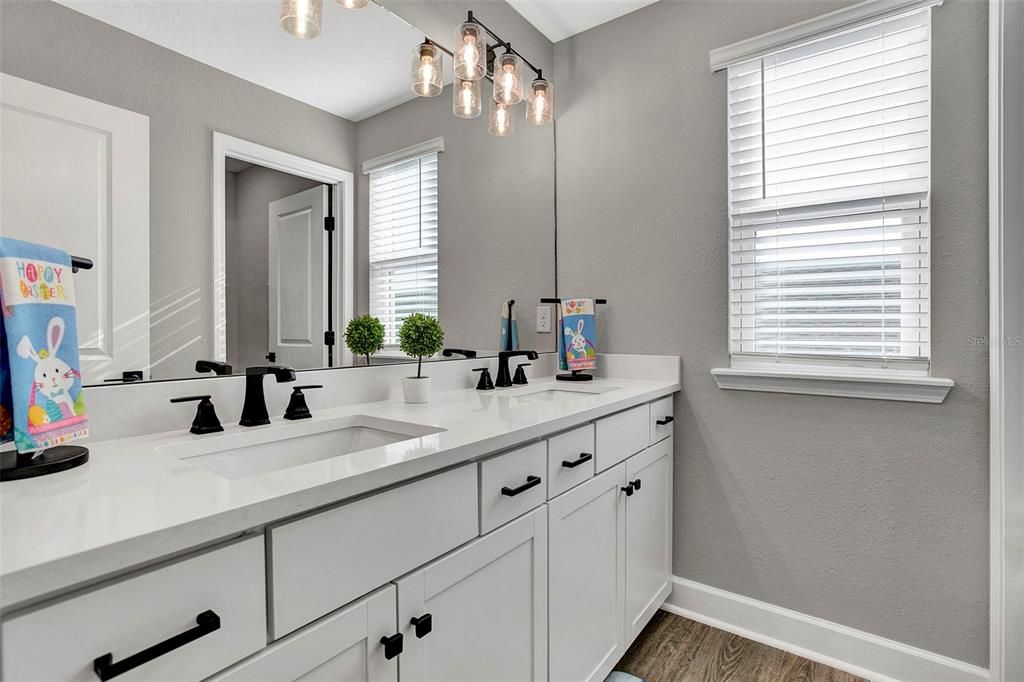 На продажу: $599,900 (4 спален, 3 ванн, 2656 Квадратных фут)