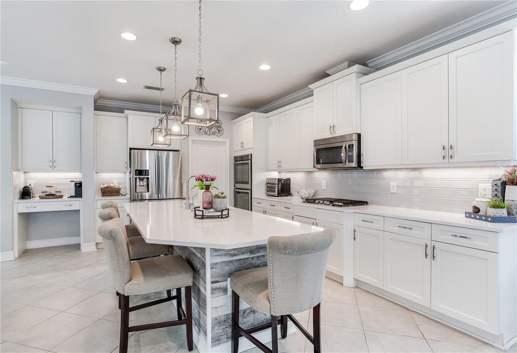 For Sale: $824,999 (4 beds, 3 baths, 3171 Square Feet)