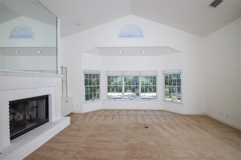 For Rent: $10,500 (5 beds, 3 baths, 4339 Square Feet)