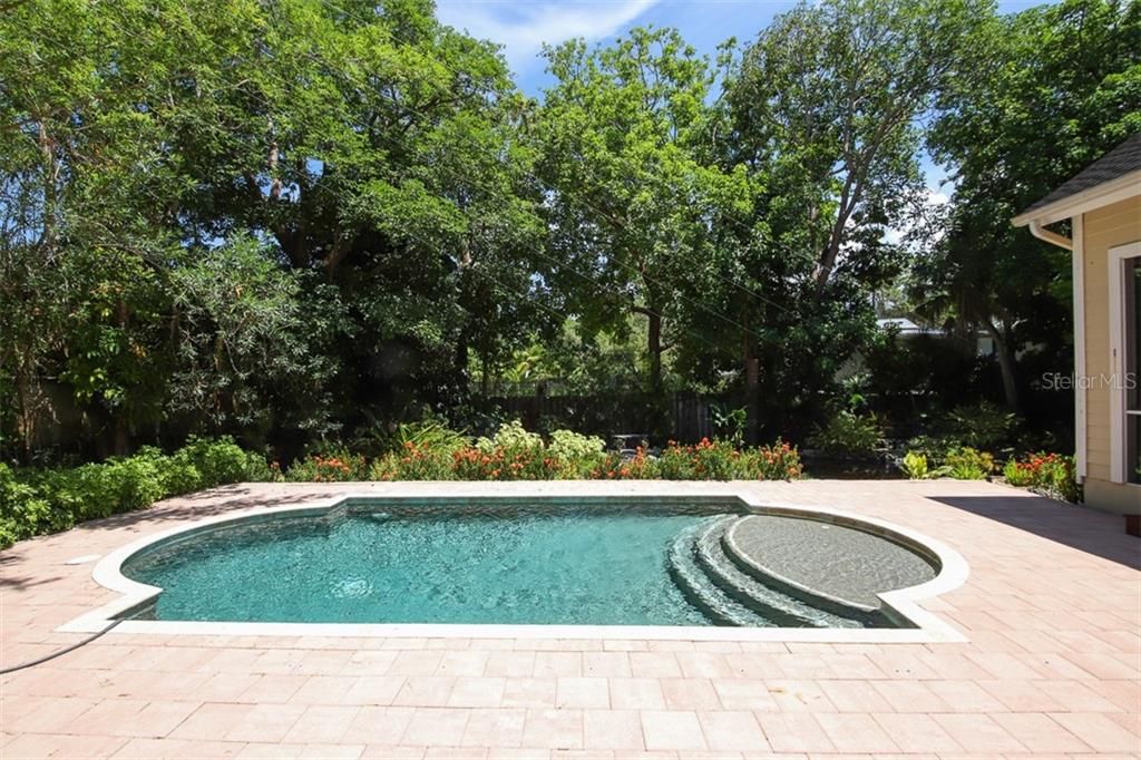 For Rent: $10,500 (5 beds, 3 baths, 4339 Square Feet)