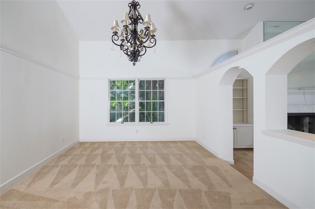 For Rent: $10,500 (5 beds, 3 baths, 4339 Square Feet)