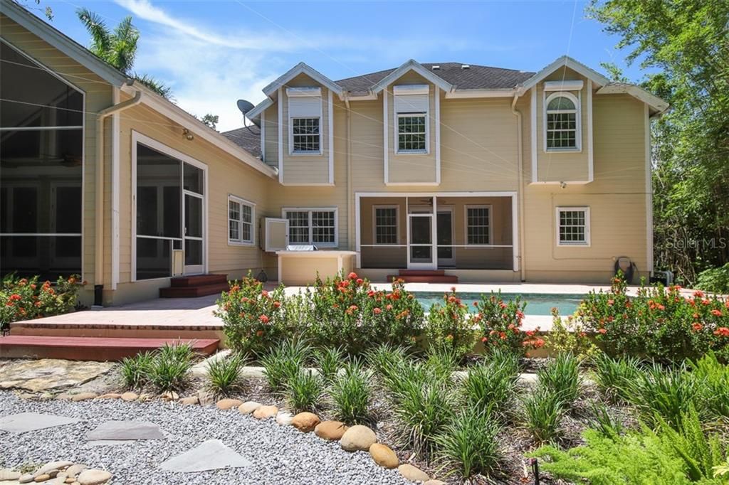 For Rent: $10,500 (5 beds, 3 baths, 4339 Square Feet)