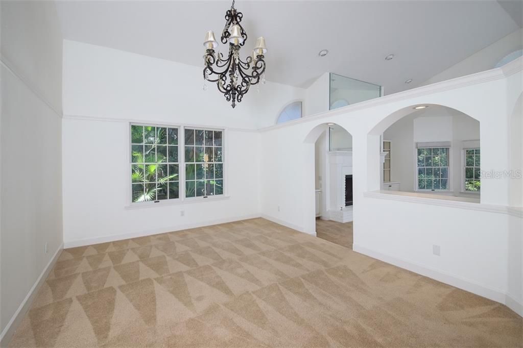 For Rent: $10,500 (5 beds, 3 baths, 4339 Square Feet)