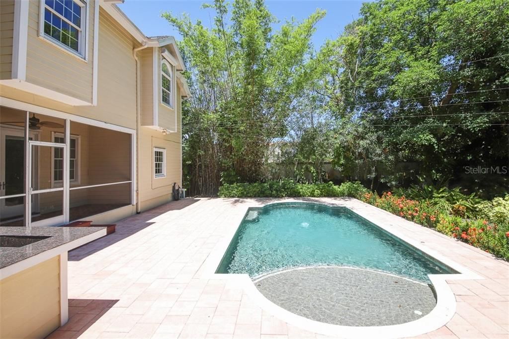 For Rent: $10,500 (5 beds, 3 baths, 4339 Square Feet)