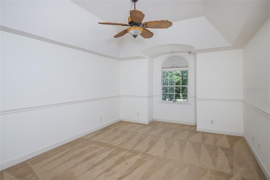 For Rent: $10,500 (5 beds, 3 baths, 4339 Square Feet)