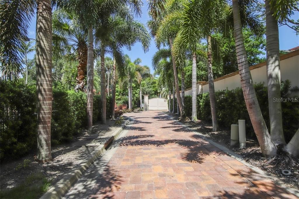 For Rent: $10,500 (5 beds, 3 baths, 4339 Square Feet)