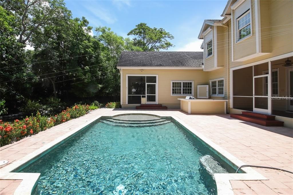 For Rent: $10,500 (5 beds, 3 baths, 4339 Square Feet)