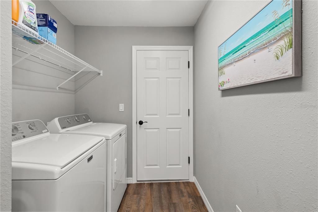 For Sale: $279,900 (3 beds, 2 baths, 1456 Square Feet)