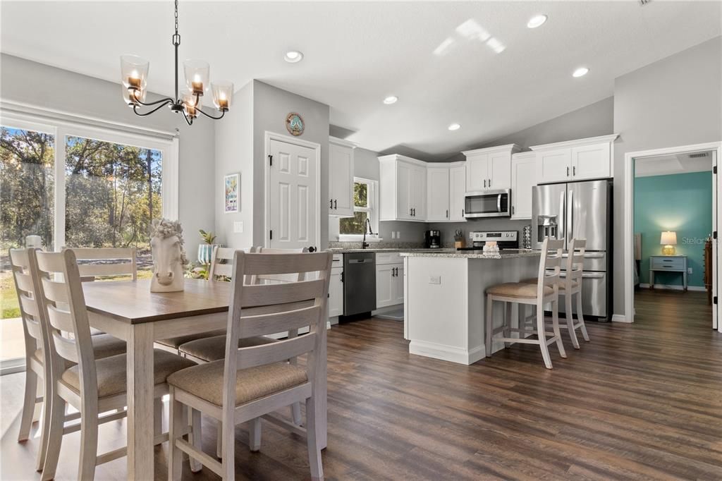 For Sale: $279,900 (3 beds, 2 baths, 1456 Square Feet)