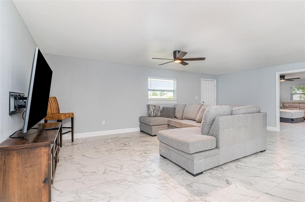 For Sale: $299,500 (3 beds, 2 baths, 1503 Square Feet)