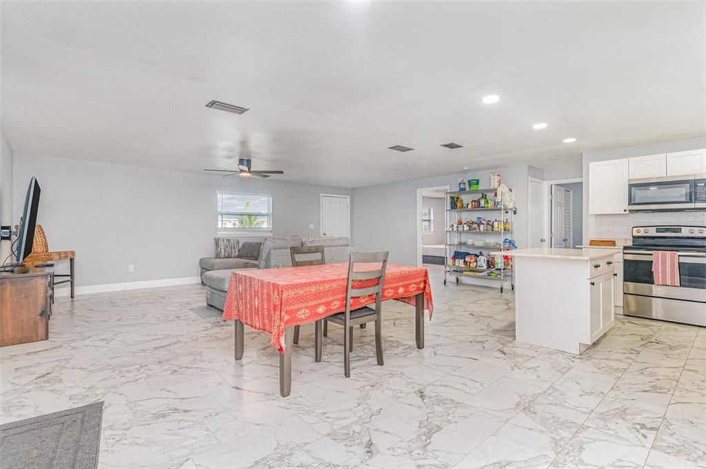 For Sale: $299,500 (3 beds, 2 baths, 1503 Square Feet)