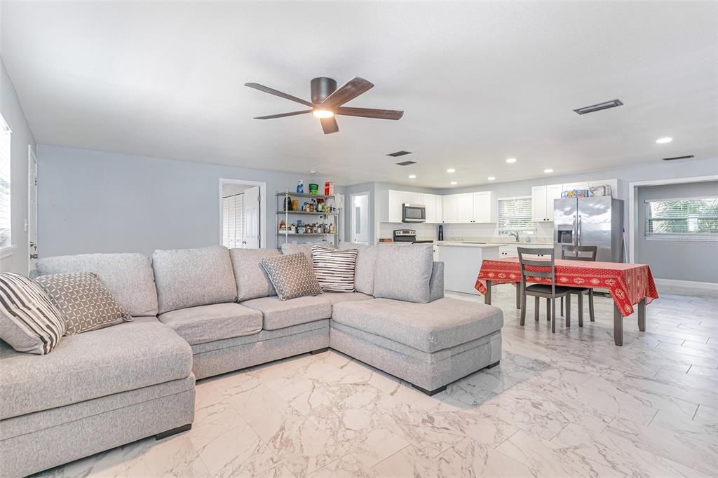 For Sale: $299,500 (3 beds, 2 baths, 1503 Square Feet)