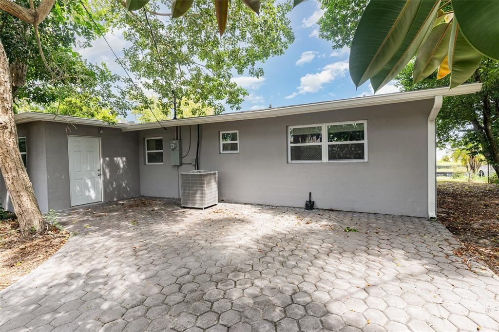 For Sale: $299,500 (3 beds, 2 baths, 1503 Square Feet)