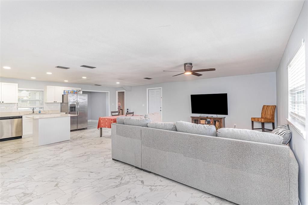 For Sale: $299,500 (3 beds, 2 baths, 1503 Square Feet)